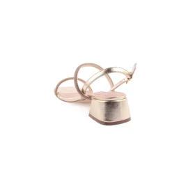 Sandalias Altas*DIFFERENT Sandália